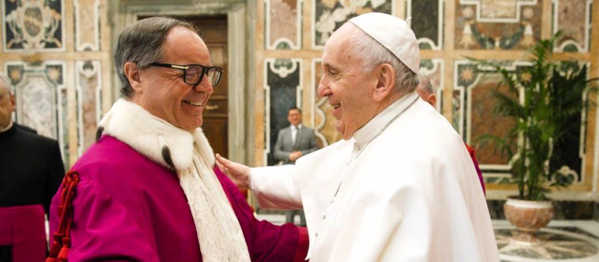 Monseñor Alejandro Arellano, con el Papa Francisco