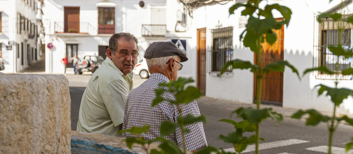 Unos jubilados en Ronda.