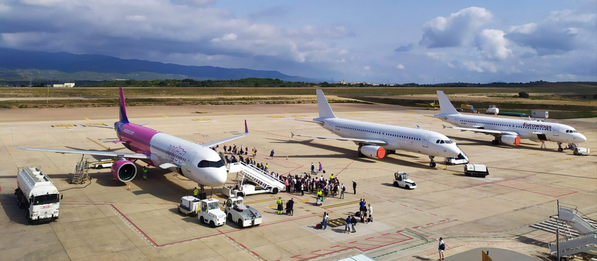 Aviones de pasajeros en el aeropuerto de Castellón