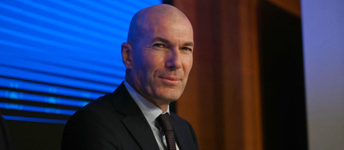 Former French international football player Zinedine Zidane arrives at the press conference to present him as the new head coach of France national football team at the French Football Federation headquarters (FFF) in Paris on July 28, 2026. The former France playmaker, who won the 1998 World Cup and the 2000 European Championship as a player, has been appointed head coach of the French national team, succeeding Didier Deschamps, the French Football Federation (FFF) announced. Zidane takes over from his former teammate Deschamps, who had been in charge since 2012; Deschamps' tenure ended with a fourth-place finish at the 2026 World Cup, following a title win in 2018 and a final appearance in 2022. (Photo by LOU BENOIST / AFP)