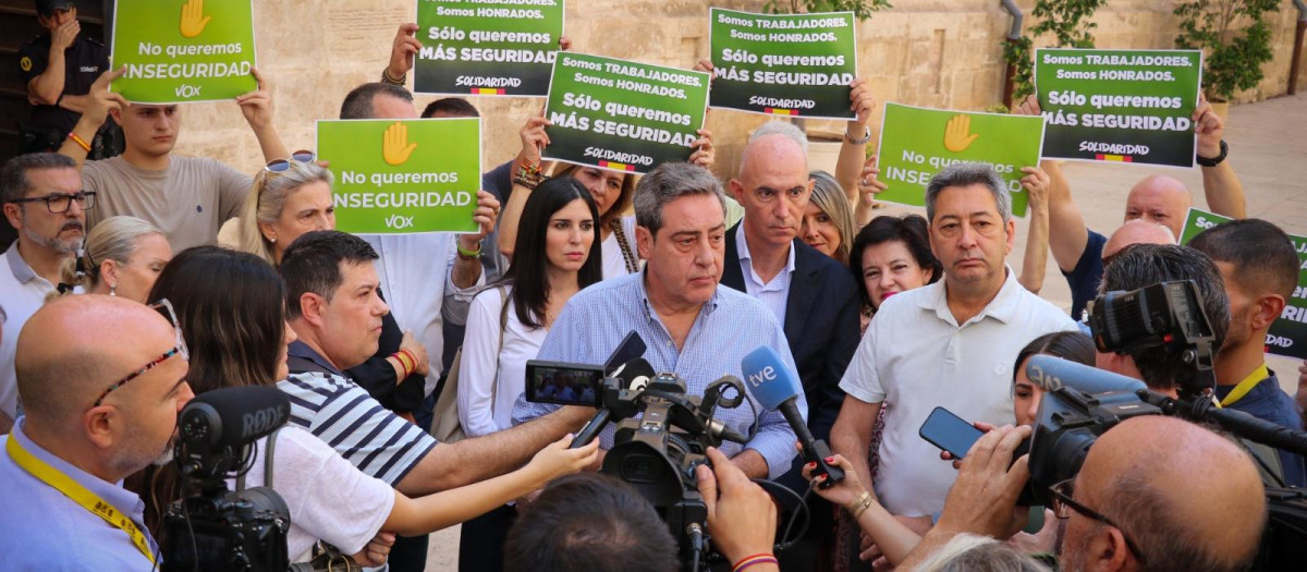 Imagen de la intervención de José María Llanos ante las Cortes Valencianas.