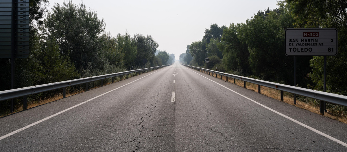 La extinción logra contener el avance de los frentes activos del incendio forestal de la Sierra Oeste de Madrid