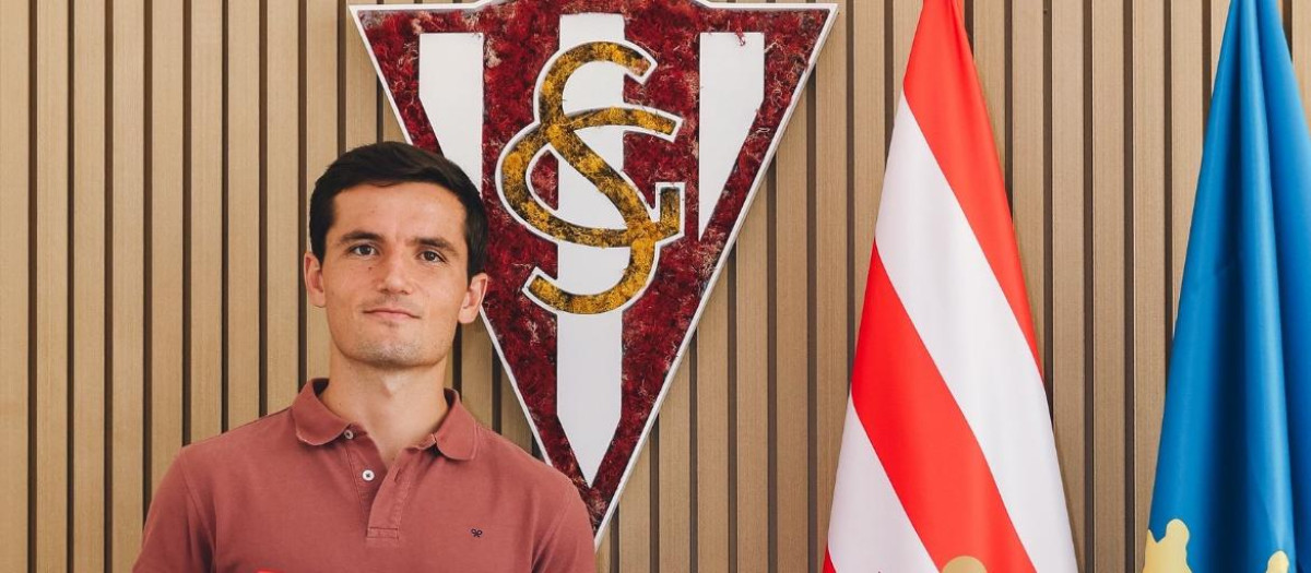Hugo Guillamón presentado como nuevo jugador del Sporting de Gijón