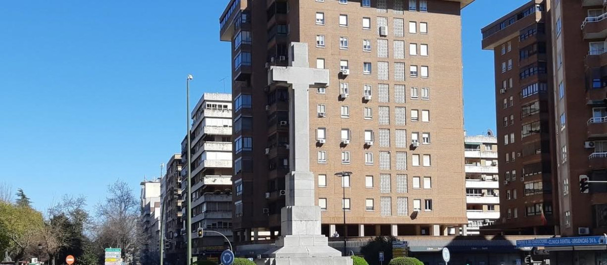 La Cruz de los Caídos de Cáceres que el Gobierno quiere demoler