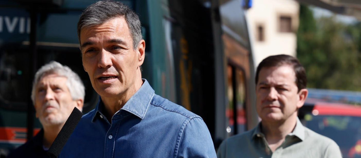 El presidente del Gobierno, Pedro Sánchez, se desplaza a la zona afectada por los incendios forestales de Ávila, la semana pasada