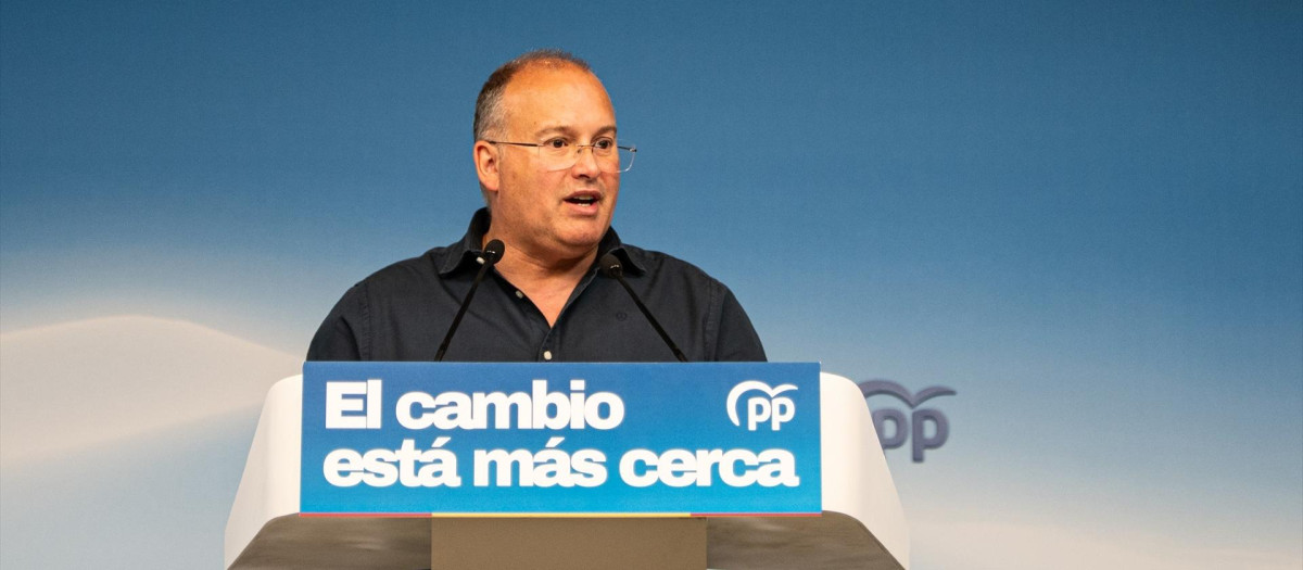 El secretario general del Partido Popular, Miguel Tellado, ofrece una rueda de prensa