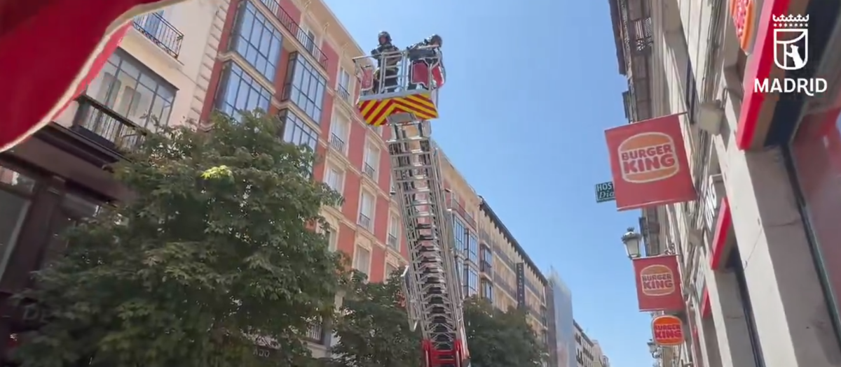 Un incendio en un Burger King de la calle Atocha obliga a evacuar el local