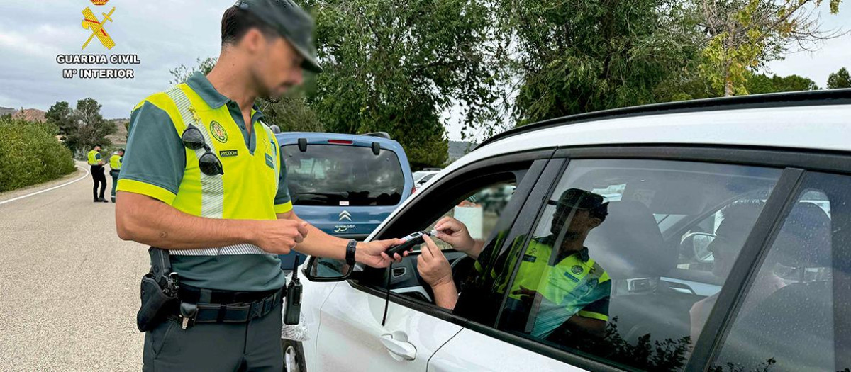 La DGT lleva a cabo miles de controles de todo tipo este verano en carretera