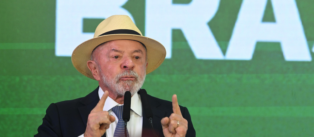 (Foto de ARCHIVO)
BRASILIA, July 23, 2026  -- Brazilian President Luiz Inacio Lula da Silva attends the signing ceremony for the bill allocating funds to credit lines in Brasilia, Brazil, July 22, 2026. Lula on Wednesday announced 18.5 billion reais (3.65 billion U.S. dollars) in new credit lines for companies affected by the U.S. additional 25-percent tariff on Brazilian products.
   Lula said that his government would continue negotiations with the United States, while seeking new markets to expand exports, and that Brazil would focus on expanding its presence in other international markets.

Europa Press/Contacto/Lucio Tavora
22/7/2026