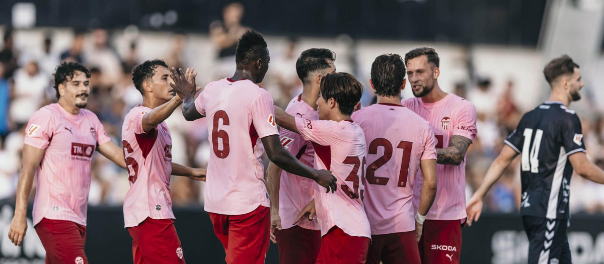 Imagen de archivo de uno de los partidos de pretemporada del Valencia CF
