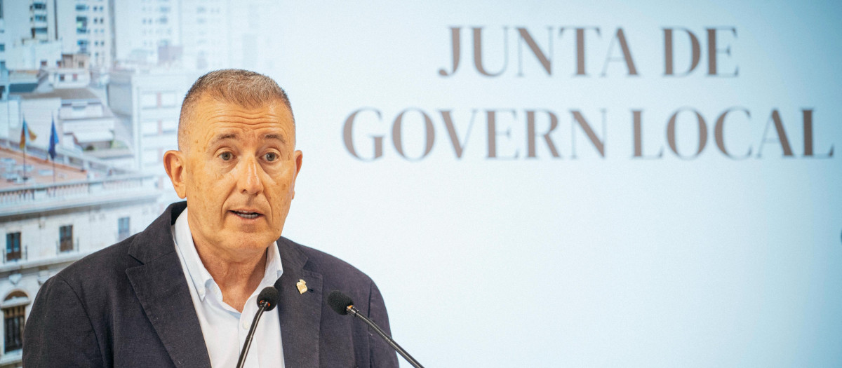 Imagen de Vicent Sales en la Junta de Gobierno del 31 de julio