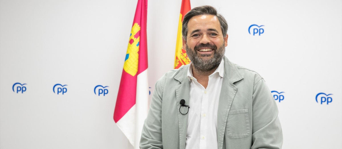 (Foto de ARCHIVO)
El presidente del PP de Castilla-La Mancha, Paco Núñez, durante una entrevista para Europa Press, a 30 de julio de 2026, en Toledo, Castilla-La Mancha (España). Licenciado en Ciencias Políticas y de Administración y especialista en Políticas Públicas Españolas por la Universidad Complutense de Madrid, es presidente del Partido Popular de Castilla-La Mancha (PP-CLM) desde 2018. Es también miembro del Comité Ejecutivo Nacional del Partido Popular y diputado en las Cortes de Castilla-La Mancha. Entre 2011 y 2015 fue presidente de la Diputación Provincial de Albacete y entre 2011 y 2018, alcalde de Almansa. Además, entre 2009 y 2011 fue presidente regional de Nuevas Generaciones.

Juanma Jiménez / Europa Press
31 JULIO 2026
30/7/2026