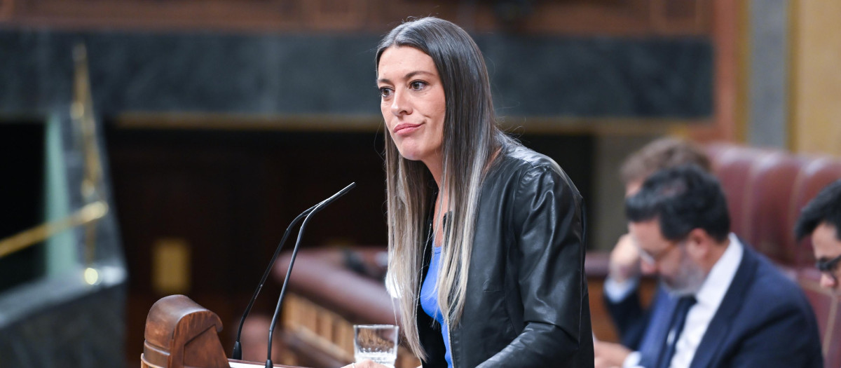 La portavoz de Junts en el Congreso, Miriam Nogueras, interviene durante una sesión plenaria en el Congreso de los Diputados