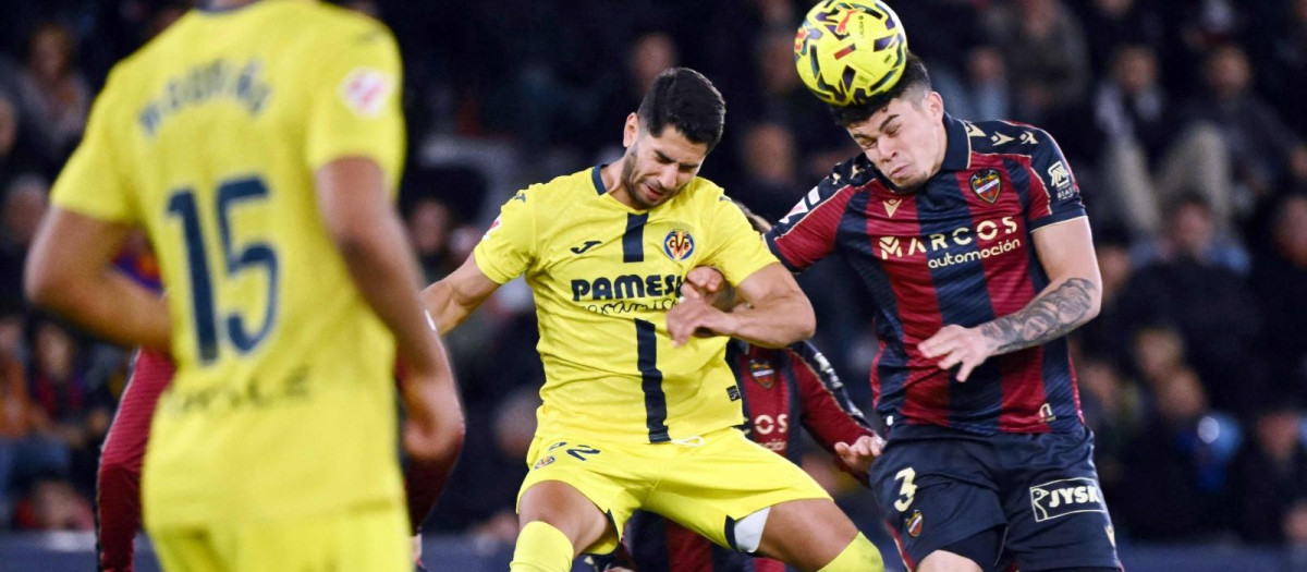 Imagen de archivo de un partido entre el Villarreal y el Levante.