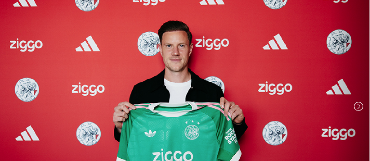 Marc-André ter Stegen posando como nuevo jugador del Ajax