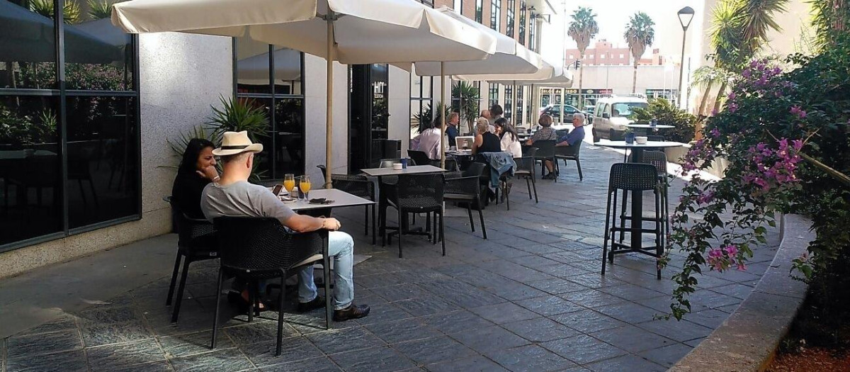 Terraza de un hotel en Almería.