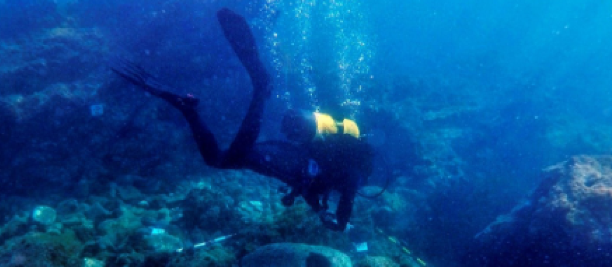 Anclas líticas en el yacimiento subacuático de Els Farallons de la Isla de Tabarca (Alicante)