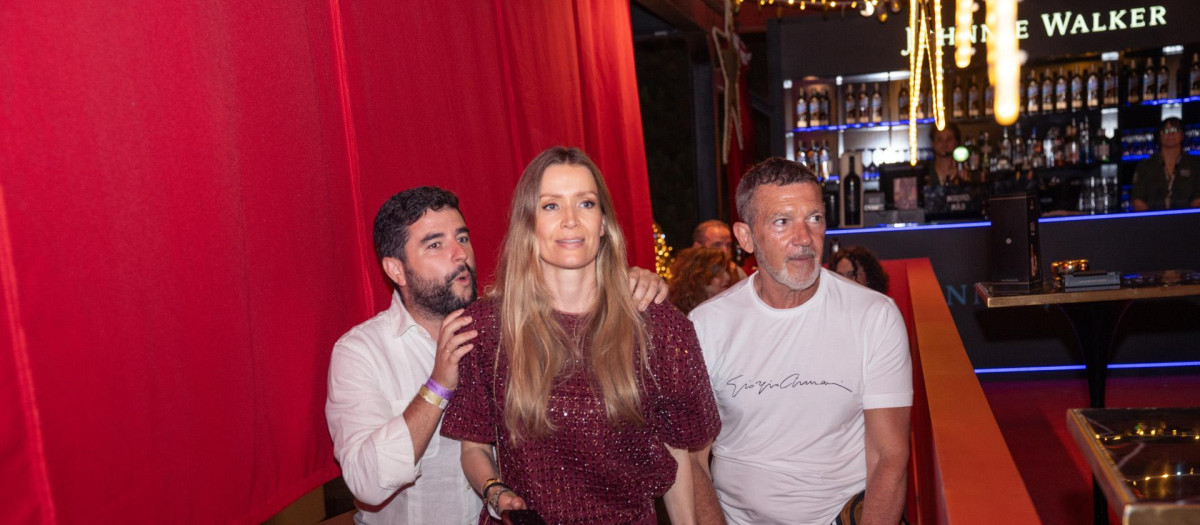 Antonio Banderas y Nicole Kimpel durante el concierto de Zucchero en el festival Starlite