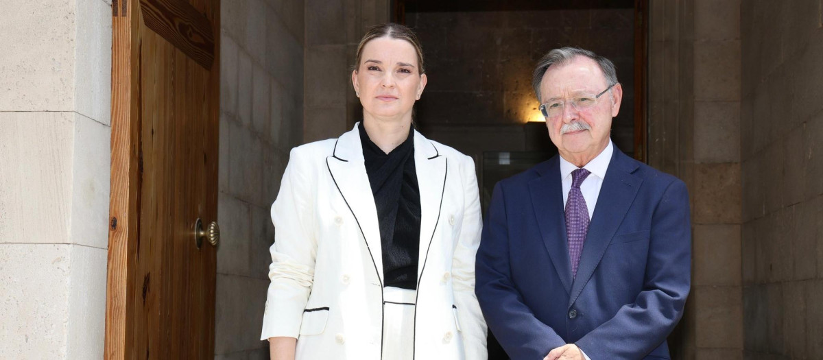 Marga Prohens y Juan Jesús Vivas este jueves en Palma