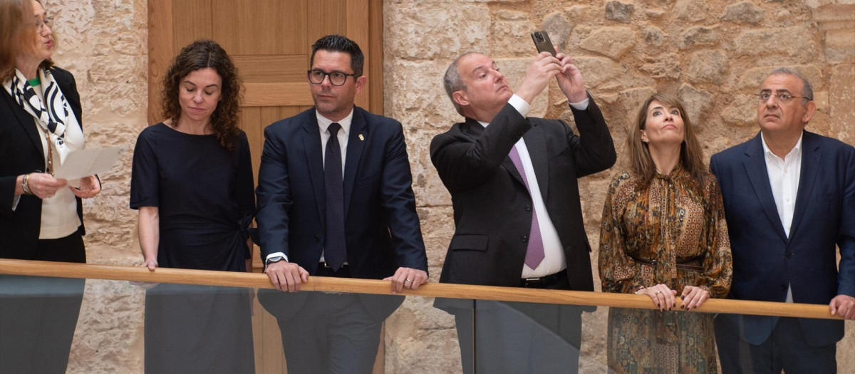 De izquierda a derecha, Rosario Sánchez, Rafael Triguero, Jordi Hereu, Raquel Sánchez y Alfonso Rodríguez.