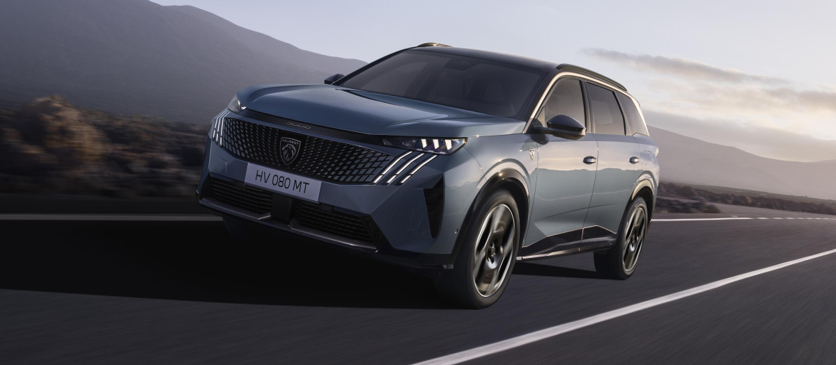 La estética del nuevo Peugeot 5008 habla por sí sola, moderno y tecnológico