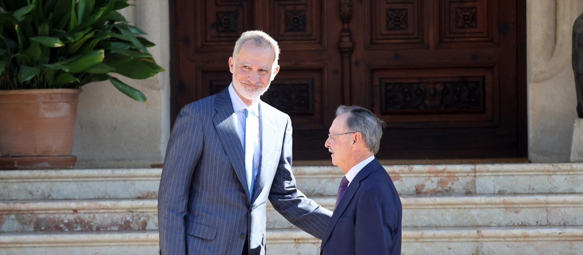 El Rey Felipe VI junto al presidente de Ceuta Juan Jesús Vivas