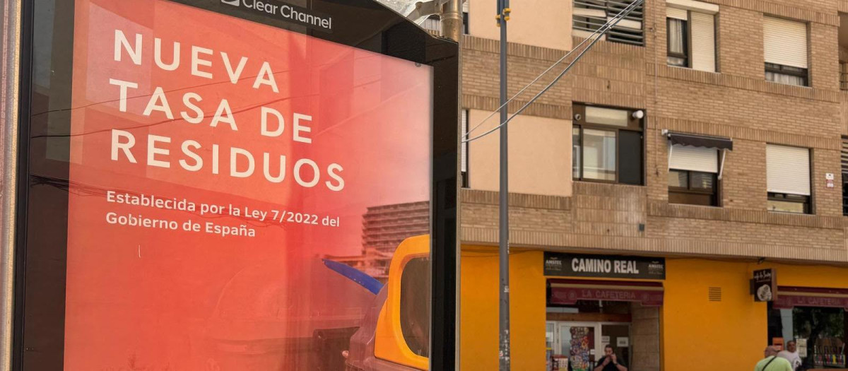 Cartel informativo del Ayuntamiento de Torrent sobre la tasa de basura