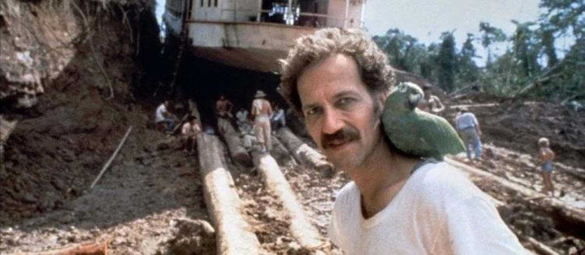 Werner Herzog durante el rodaje de Fitzcarraldo. Fotograma del documental 'Burden of Dreams'
