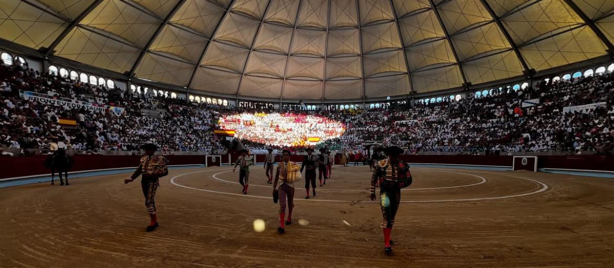 La Plaza de Toros de Pontevedra, llena