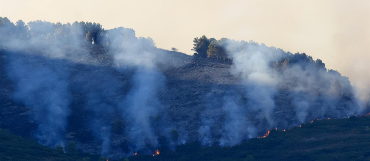 Vista del incendio de Tírig, en Castellón