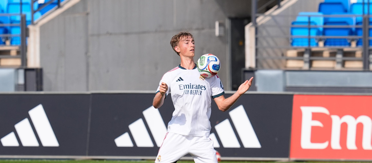 Dean Huijsen durante un partido de pretemporada contra el CD Leganés