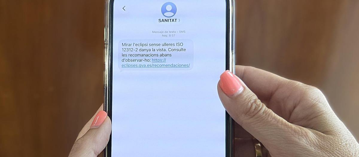 Imagen del SMS enviado por la Conselleria de Sanidad con motivo del eclipse solar del 12 de agosto.