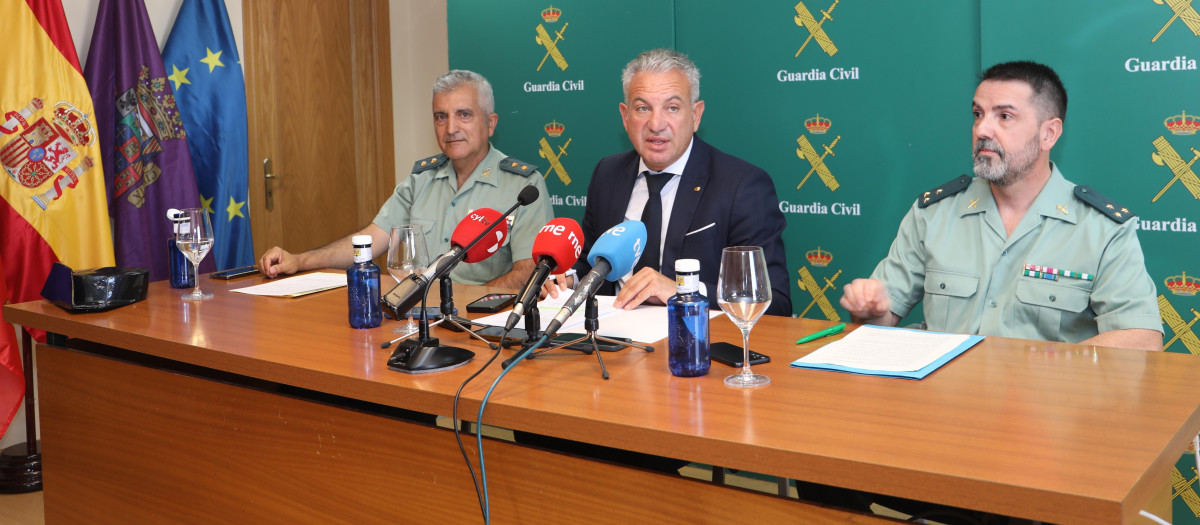 El delegado del Gobierno en Castilla y León, Nicanor Sen; el Teniente Coronel Jefe de la Comandancia, Luis Manuel Lombardero; y el Capitán Jefe de UOPJ, Pedro Luis Lorenzo