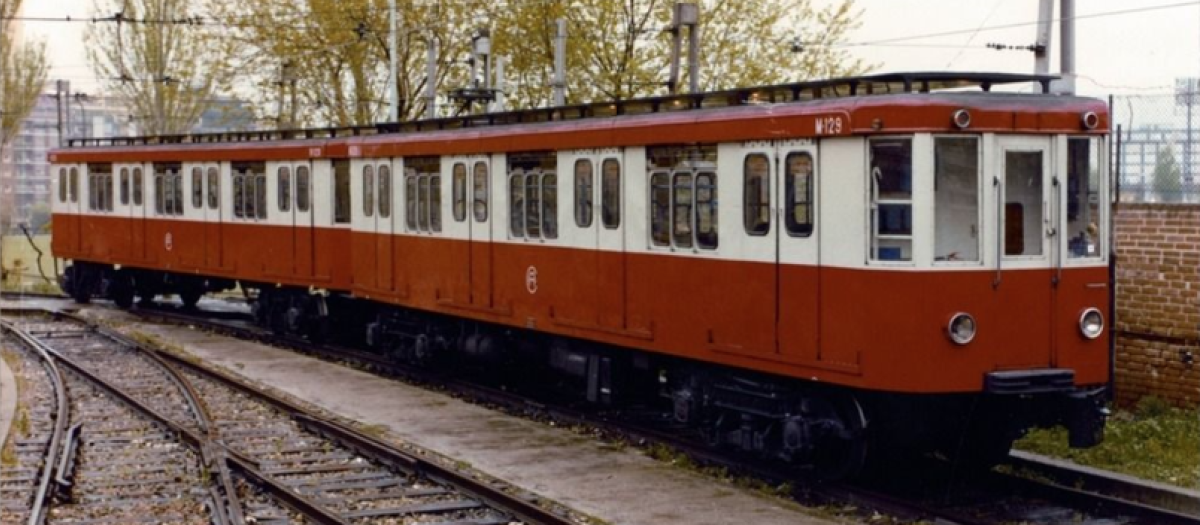 Exterior de un coche L3 de Metro de Madrid