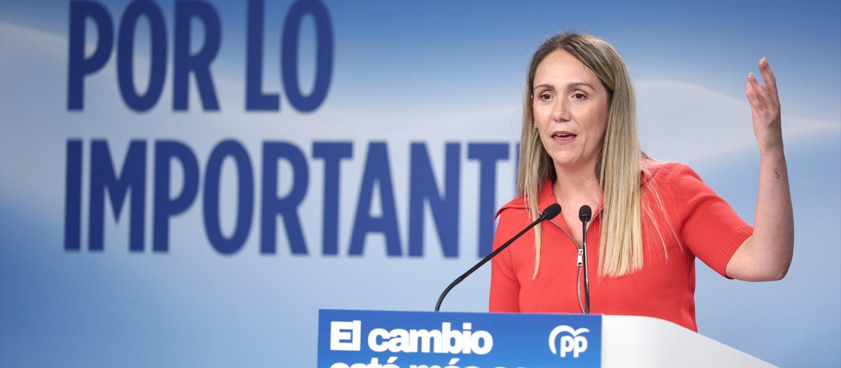 La vicesecretaria de Coordinación Sectorial del Partido Popular, Alma Ezcurra, durante la celebración de la rueda de prensa posterior a la reunión semanal del Comité de Dirección del Partido Popular, a 20 de julio de 2026