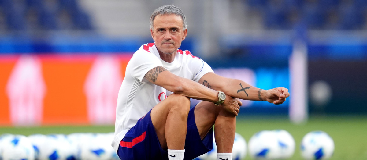 Luis Enrique durante el entrenamiento previo a la final de Supercopa de Europa contra el Aston Villa