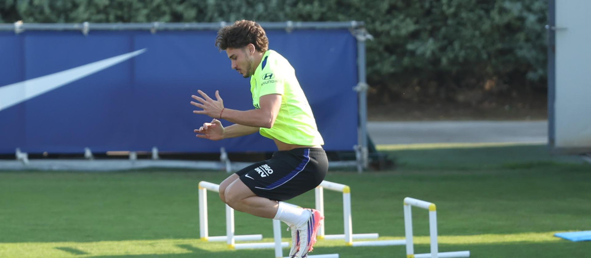 Julián Alvarez, durante el entrenamiento de este miércoles en la Ciudad Deportiva Atlético de Madrid
