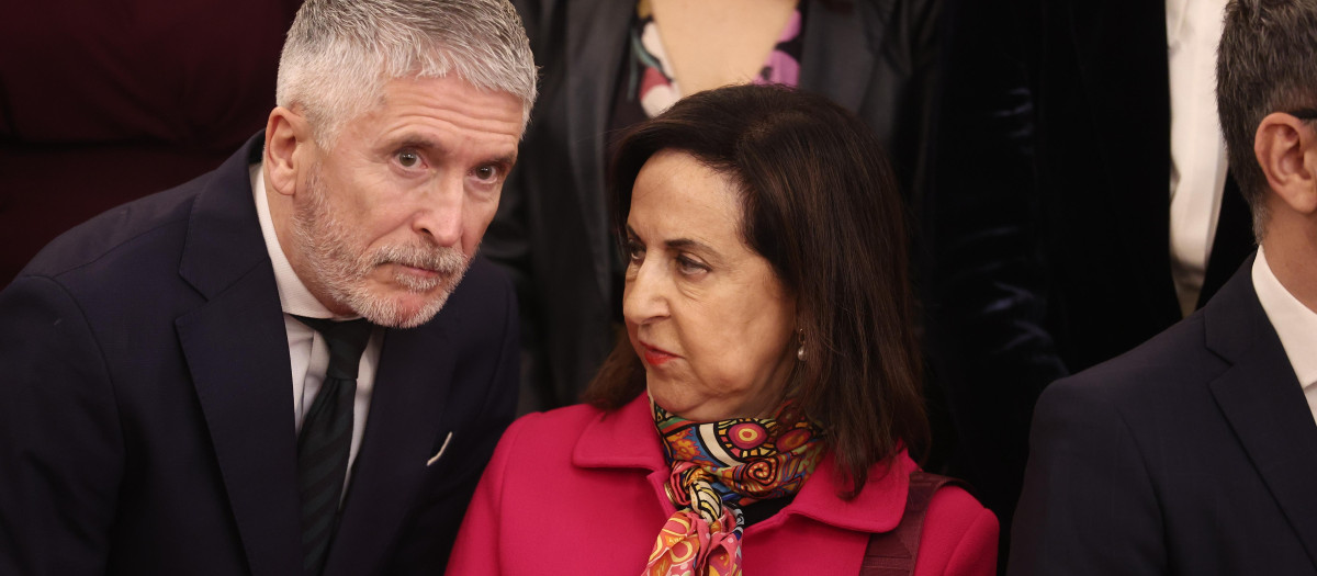 El ministro de Interior, Fernando Grande Marlaska, y la ministra de Defensa, Margarita Robles, en una imagen de archivo