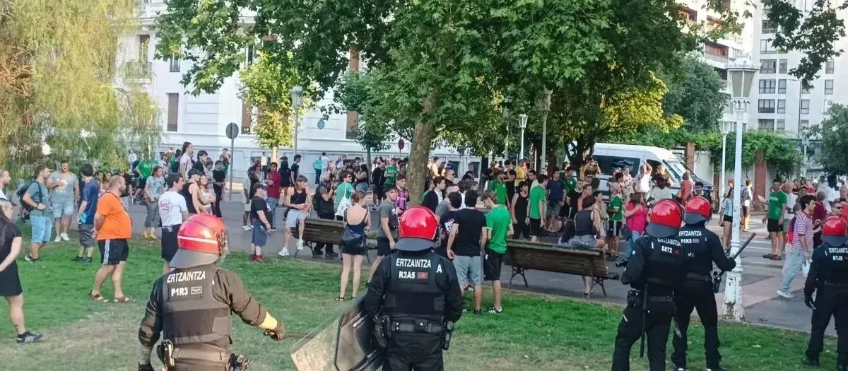 Actuación de la Ertzainza en Bilbao ante la agresiones realizada por grupos nacionalistas vascos radicales