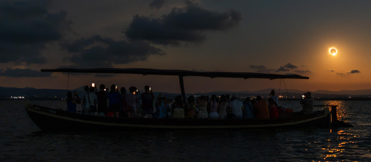 Imagen del eclipse en la Albufera de Valencia.