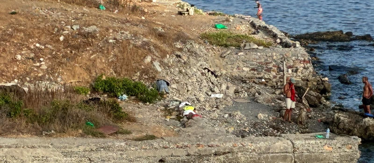 Estado actual de la zona de acampada donde se han asentado los inmigrantes