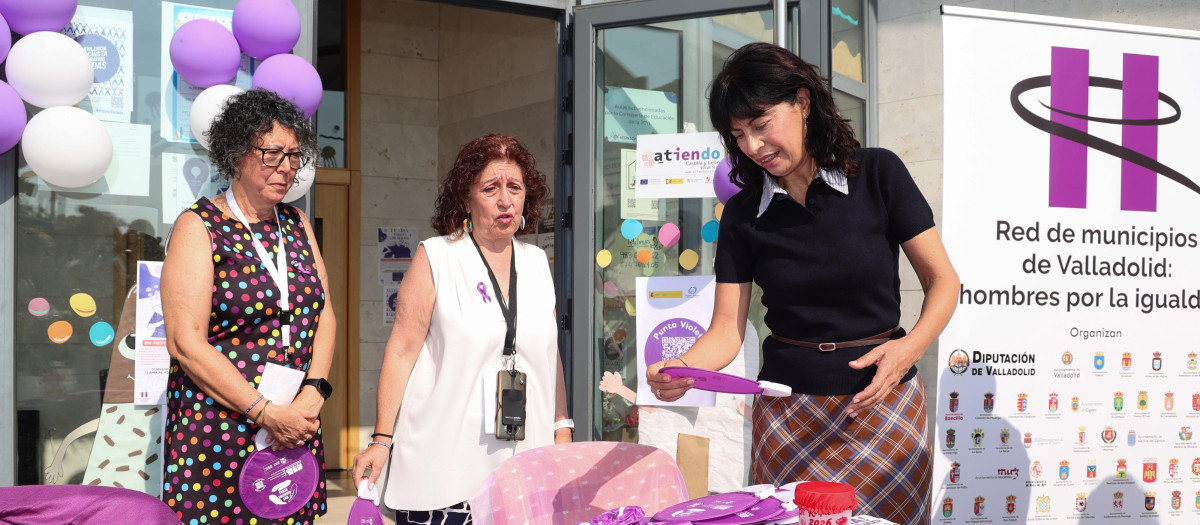 La ministra de Igualdad, Ana Redondo, durante una visita al punto violeta de las fiestas