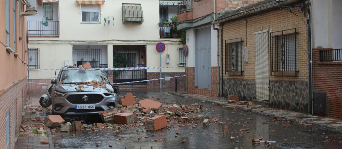 ista de daños provocados por el terremoto este sábado, en Armilla (Granada)
