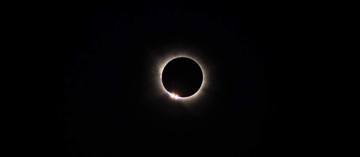 Vista durante el eclipse solar total de 2026, a 12 de agosto de 2026