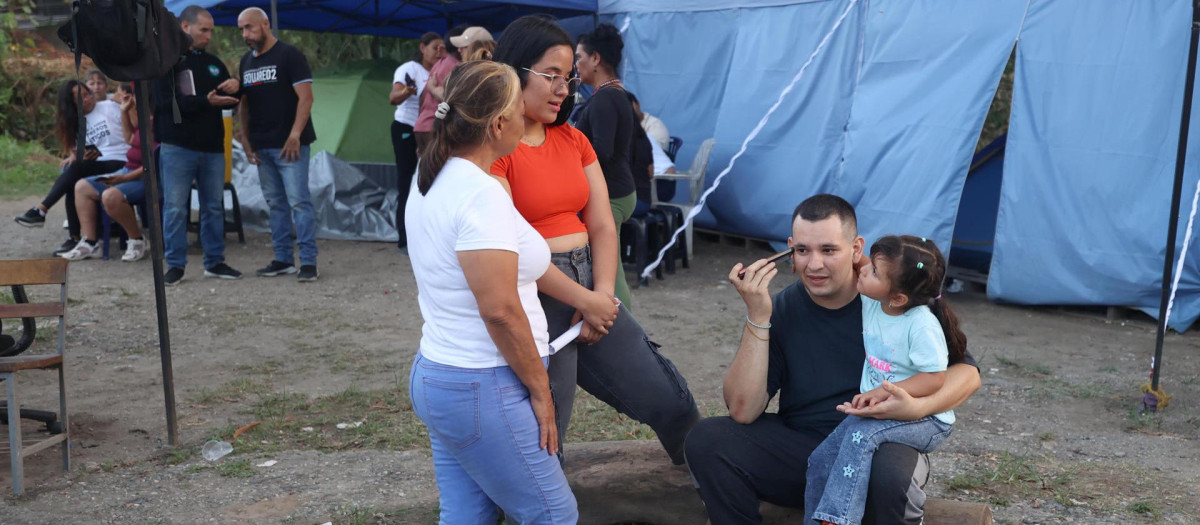 Presos políticos venezolanos se reúnen con su familia tras ser liberados por el régimen