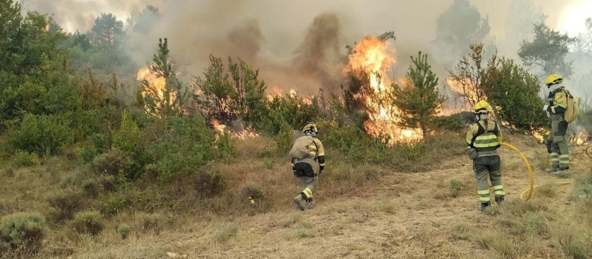 Incendio forestal en Las Peñas de Riglos