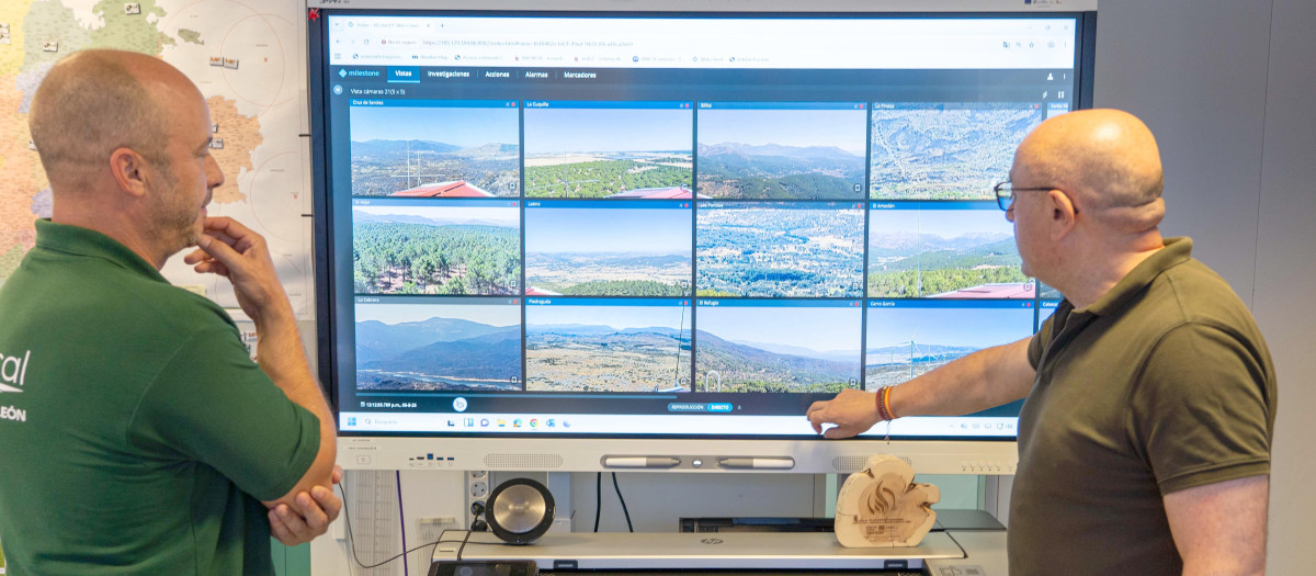 El técnico de Fundación de Patrimonio natural y responsable del proyecto de cámaras de videovigilancia par los incendios forestales.
