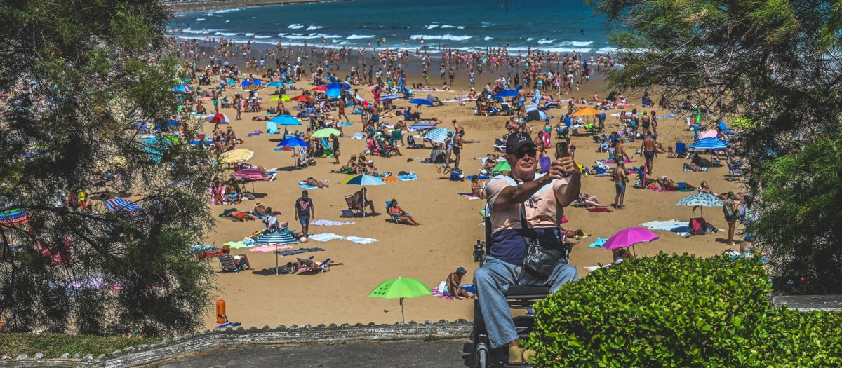 Playa de El Sardinero, en Santander, en el mes de agosto.