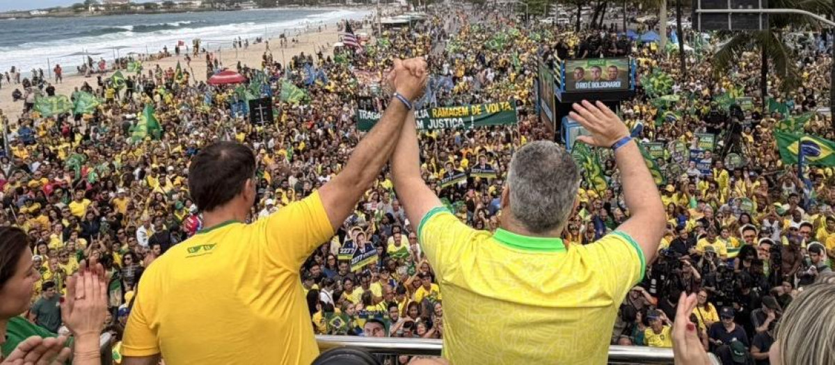 Campaña para la candidatura de Flávio Bolsonaro en Copacabana