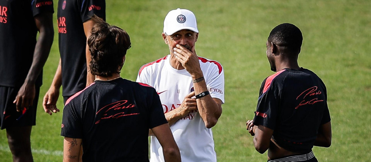 Ferran Torres, Luis Enrique y Dembelé, en París